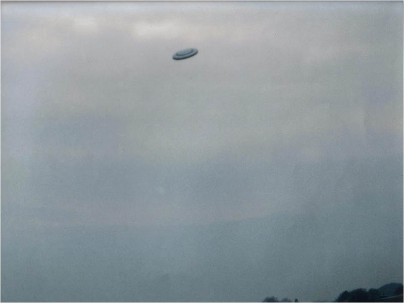 1994 Strange Disc-Shaped Object Over Craigluscar Reservoir, Fife, Scotland, UK