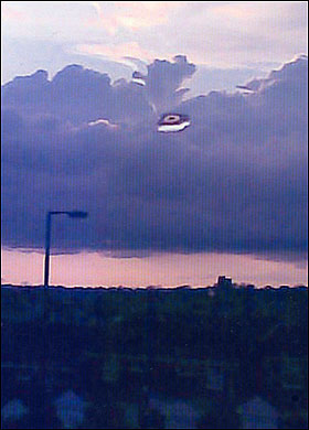 Triangle UFO Over Dudley, Yorkshire, UK - October 2008