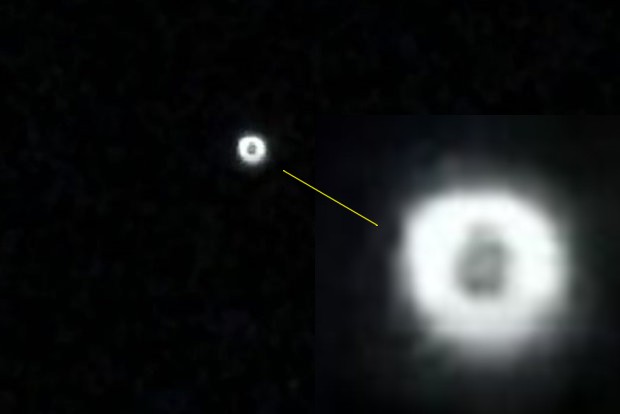 UFO Snapped Over Buckingham, Bucks 050117
